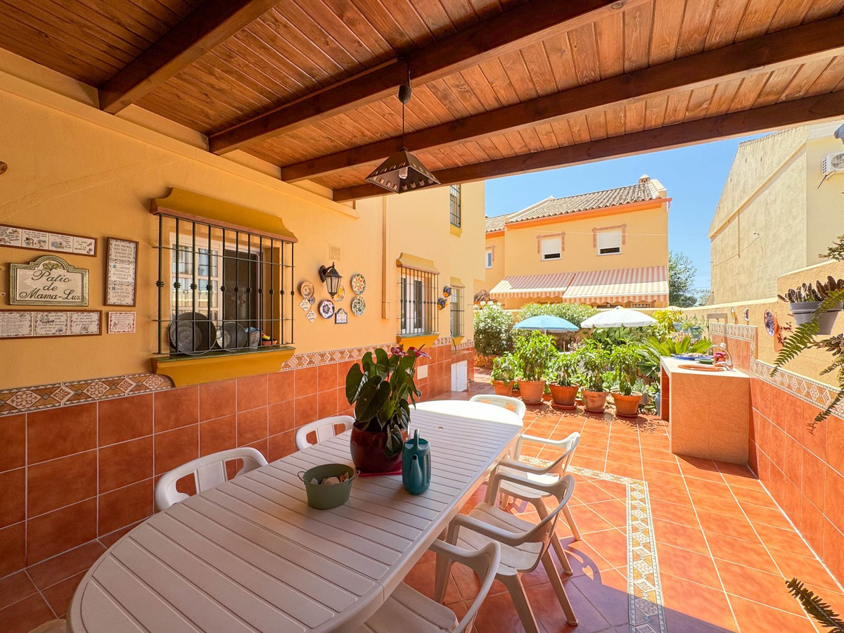 Se vende Villa - Chalet de 5 dormitorios en Costa Del Sol, Málaga, España