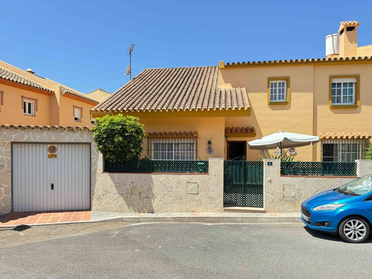 Se vende Villa - Chalet de 5 dormitorios en Costa Del Sol, Málaga, España