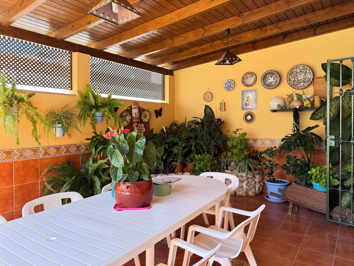 Se vende Villa - Chalet de 5 dormitorios en Costa Del Sol, Málaga, España