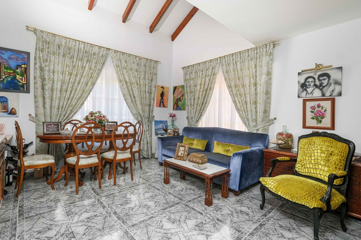 Se vende Villa - Chalet de 5 dormitorios en Costa Del Sol, Málaga, España