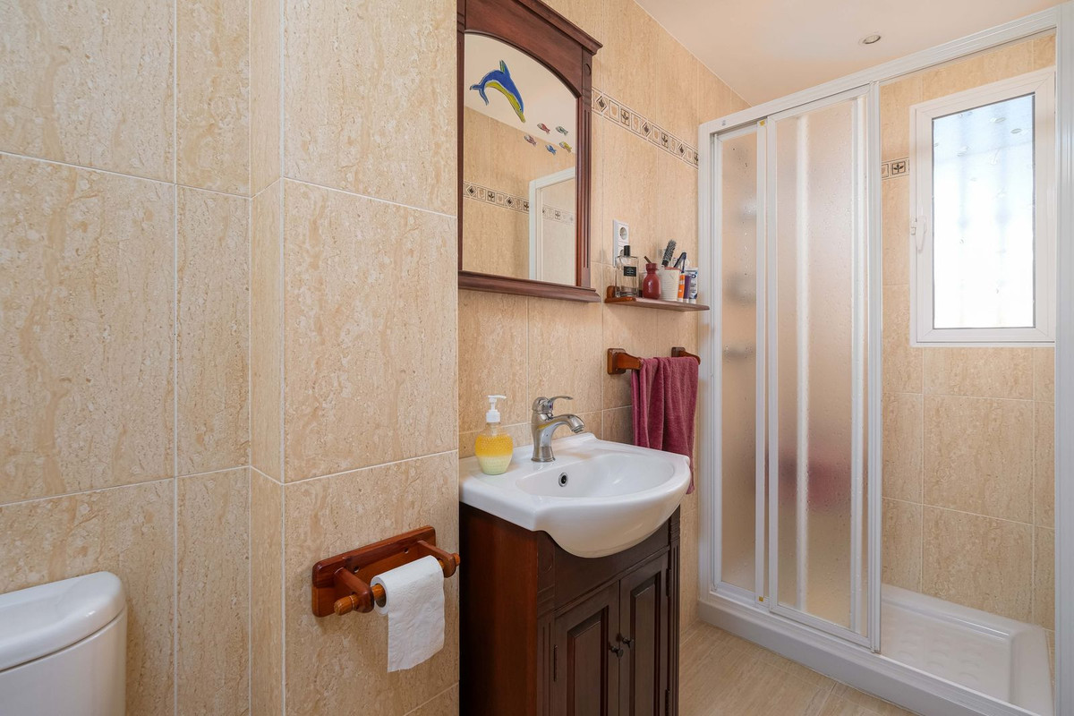 Se vende Villa - Chalet de 5 dormitorios en Costa Del Sol, Málaga, España