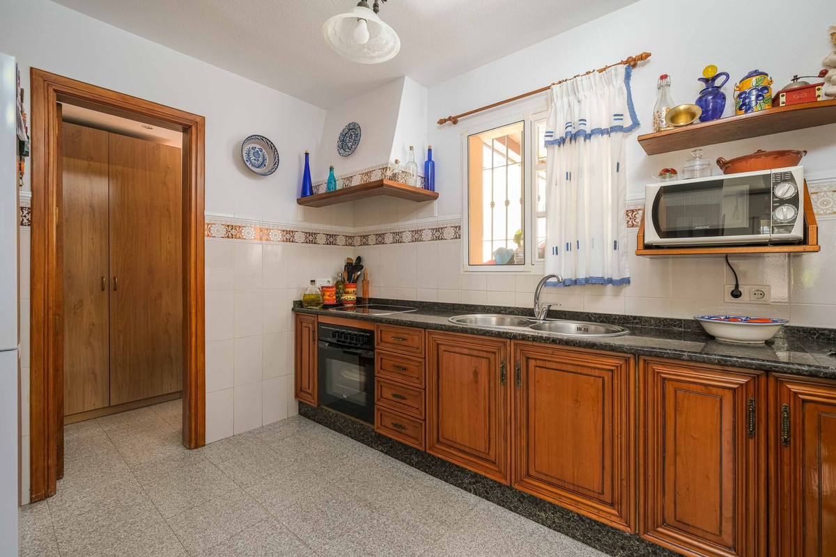 Se vende Villa - Chalet de 5 dormitorios en Costa Del Sol, Málaga, España