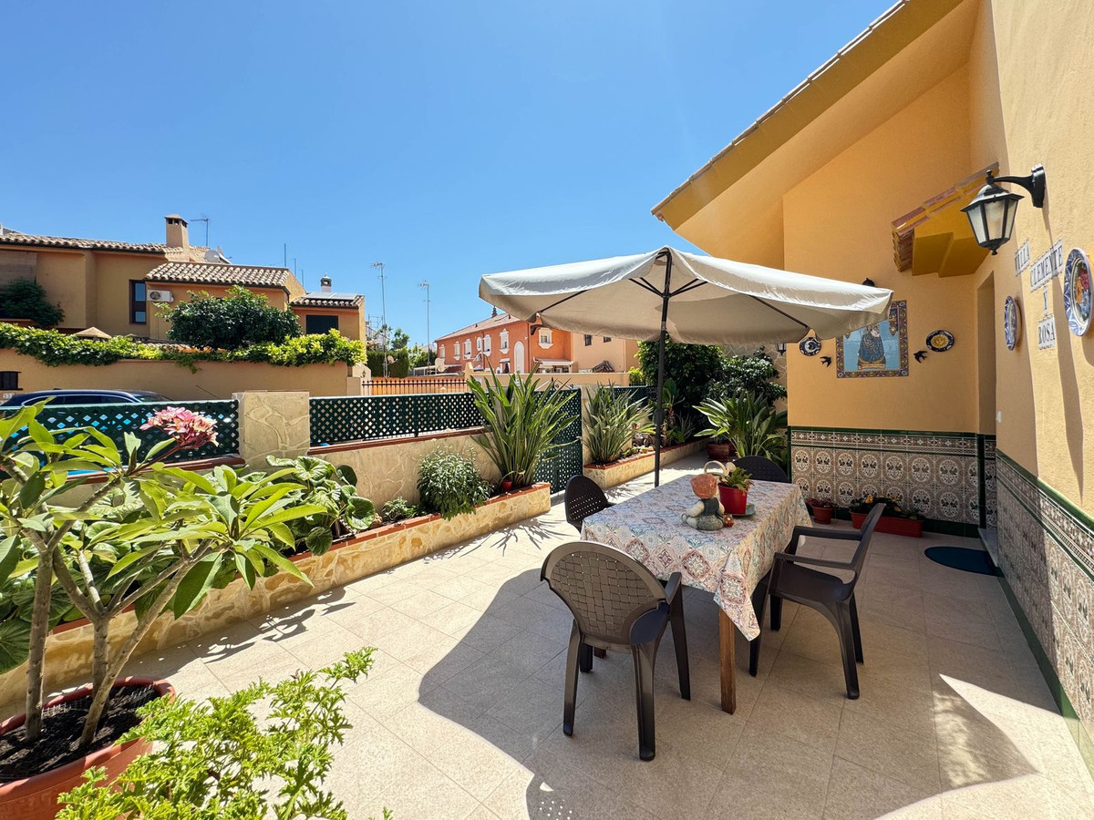 Se vende Villa - Chalet de 5 dormitorios en Costa Del Sol, Málaga, España
