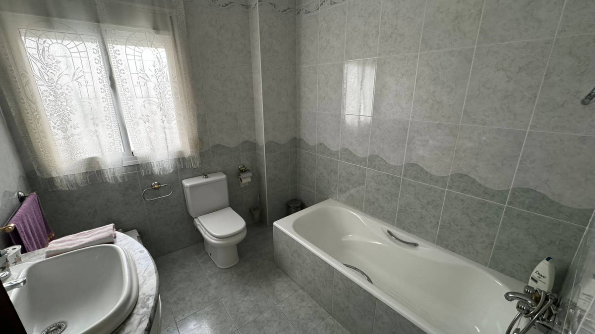 Se vende Pareada de 4 dormitorios en Costa Del Sol, Málaga, España
