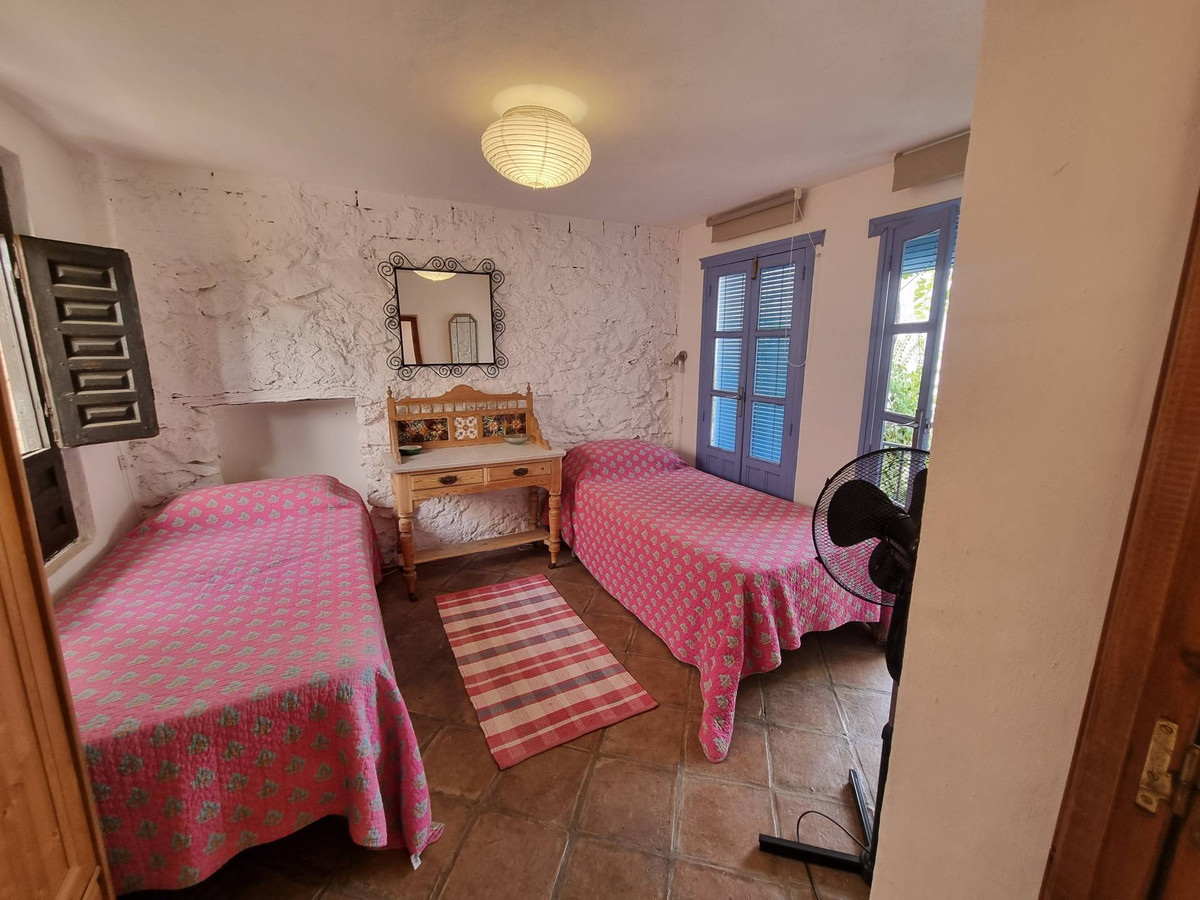 4 Bed Townhouse for sale in Gaucín Costa Del Sol, Málaga, Spain