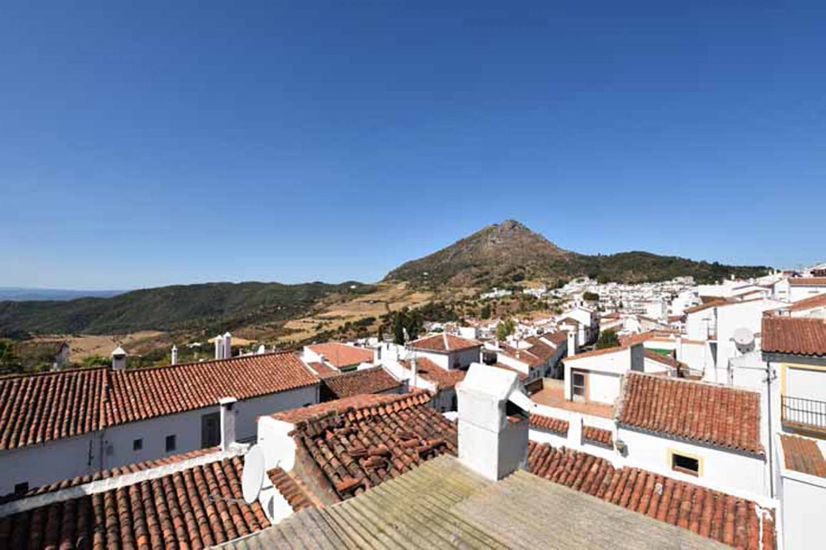4 Bed Townhouse for sale in Gaucín Costa Del Sol, Málaga, Spain