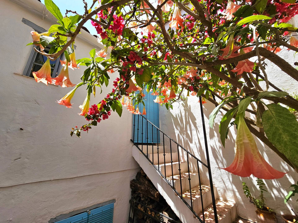 4 Bed Townhouse for sale in Gaucín Costa Del Sol, Málaga, Spain