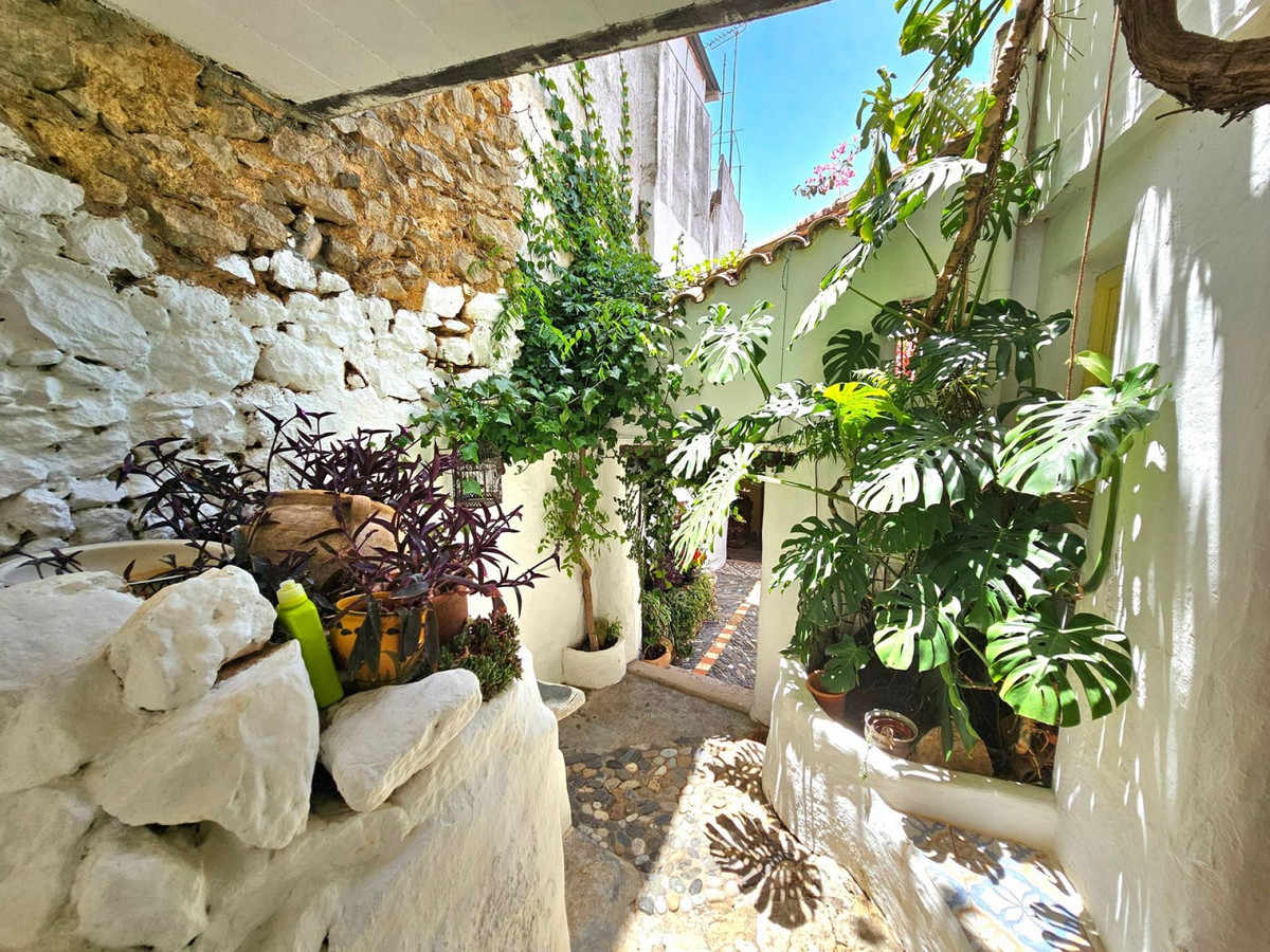 4 Bed Townhouse for sale in Gaucín Costa Del Sol, Málaga, Spain