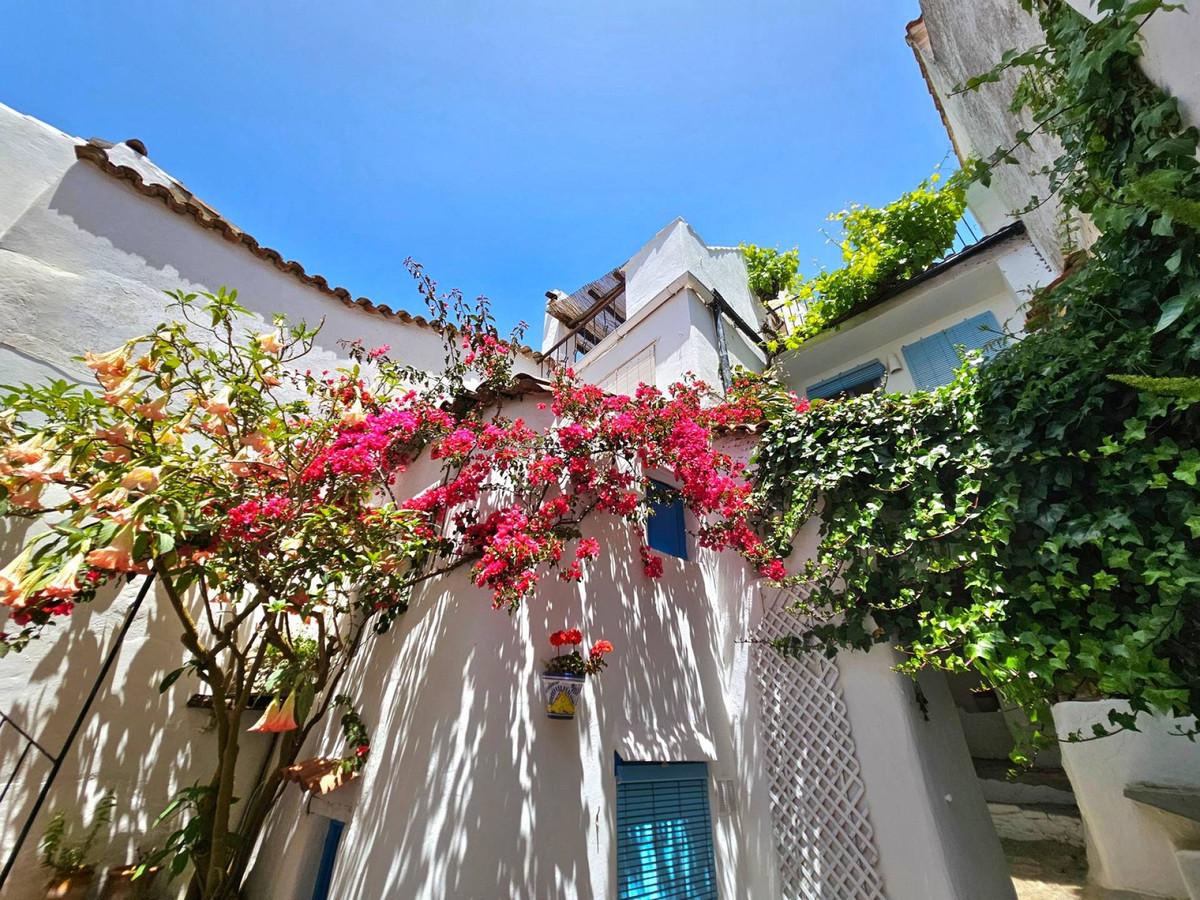 4 Bed Townhouse for sale in Gaucín Costa Del Sol, Málaga, Spain