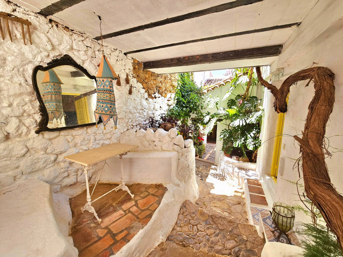 4 Bed Townhouse for sale in Gaucín Costa Del Sol, Málaga, Spain