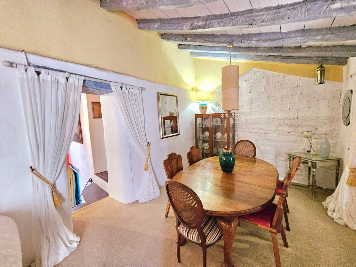 4 Bed Townhouse for sale in Gaucín Costa Del Sol, Málaga, Spain