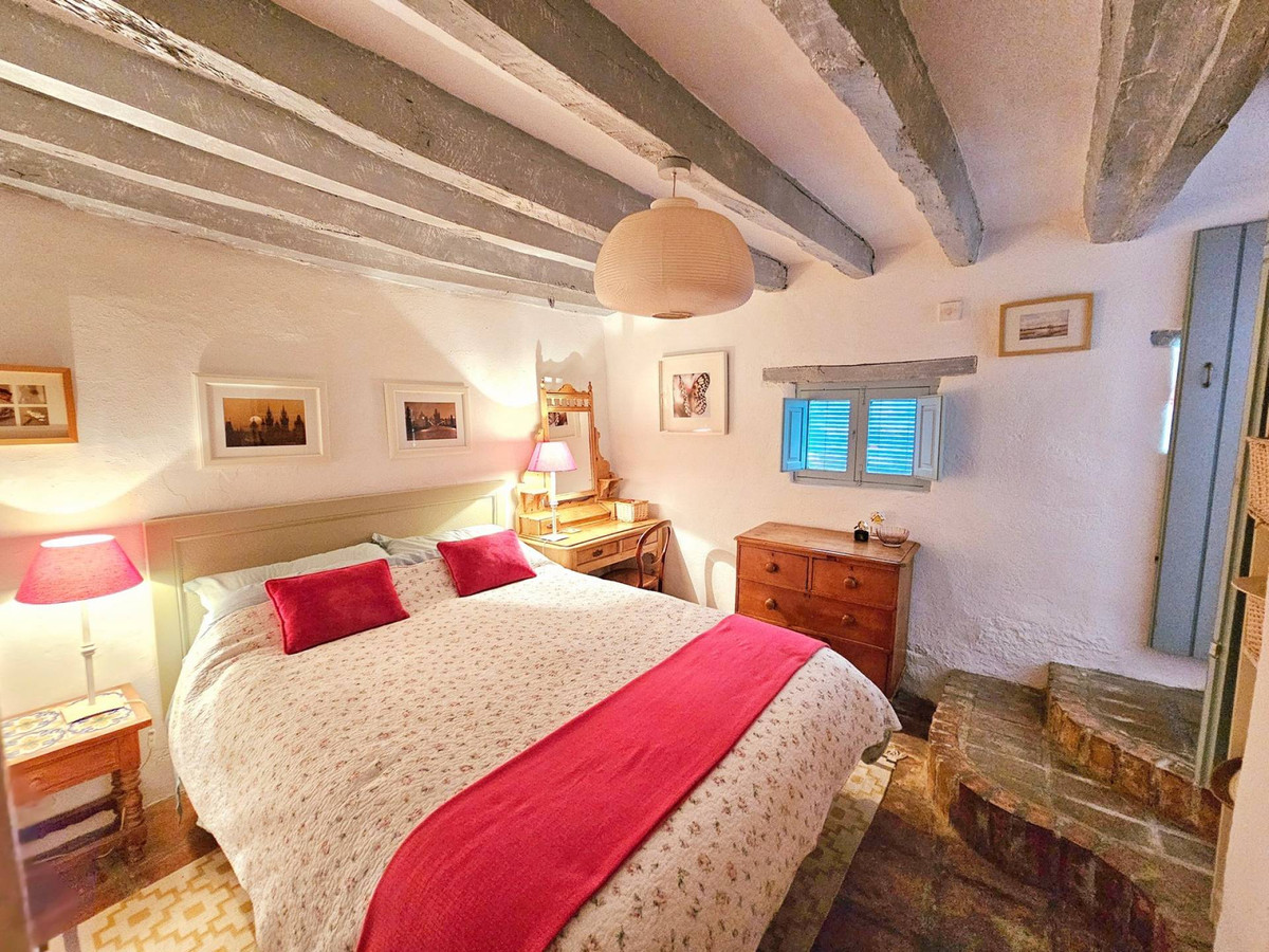 4 Bed Townhouse for sale in Gaucín Costa Del Sol, Málaga, Spain