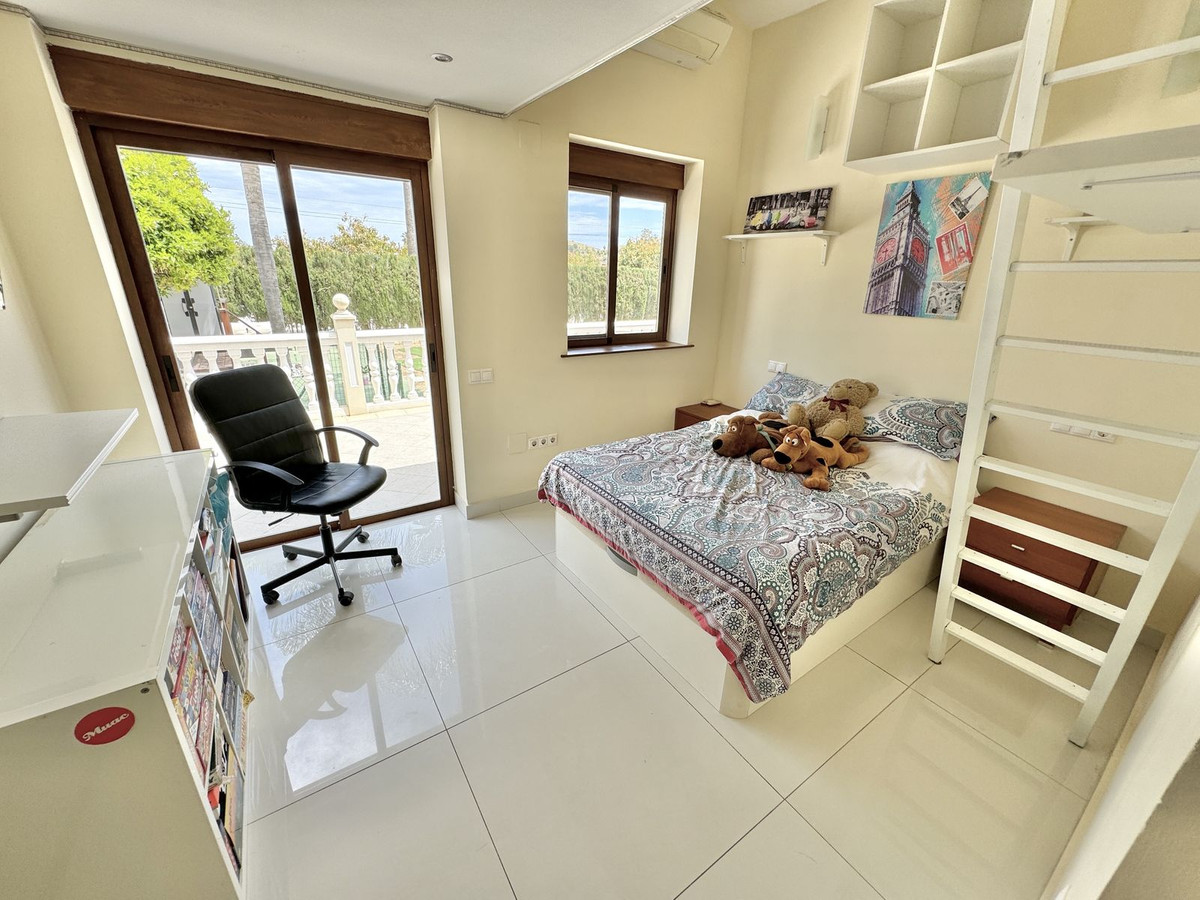 5 Bed Townhouse for sale in Mijas Costa Del Sol, Málaga, Spain