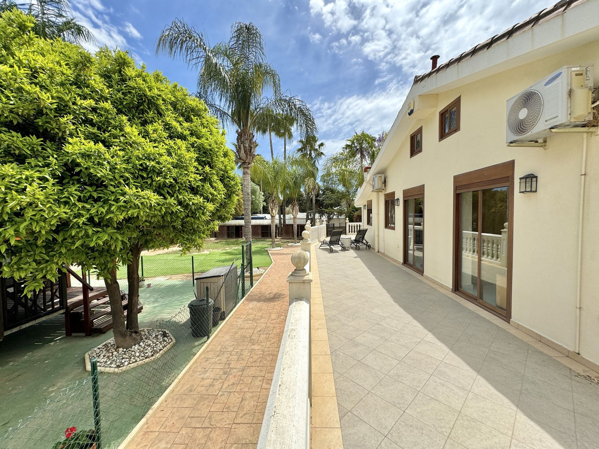 5 Bed Townhouse for sale in Mijas Costa Del Sol, Málaga, Spain