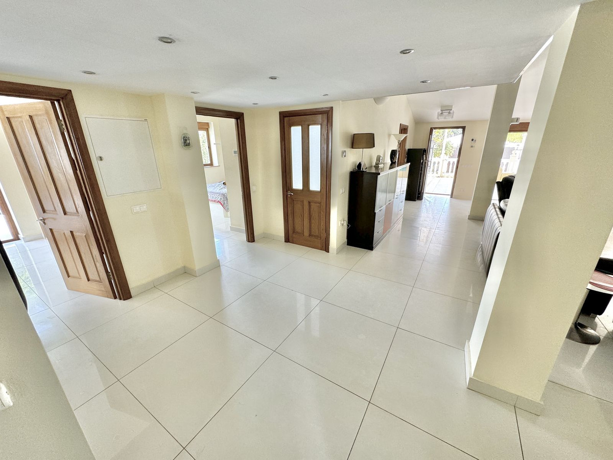 5 Bed Townhouse for sale in Mijas Costa Del Sol, Málaga, Spain