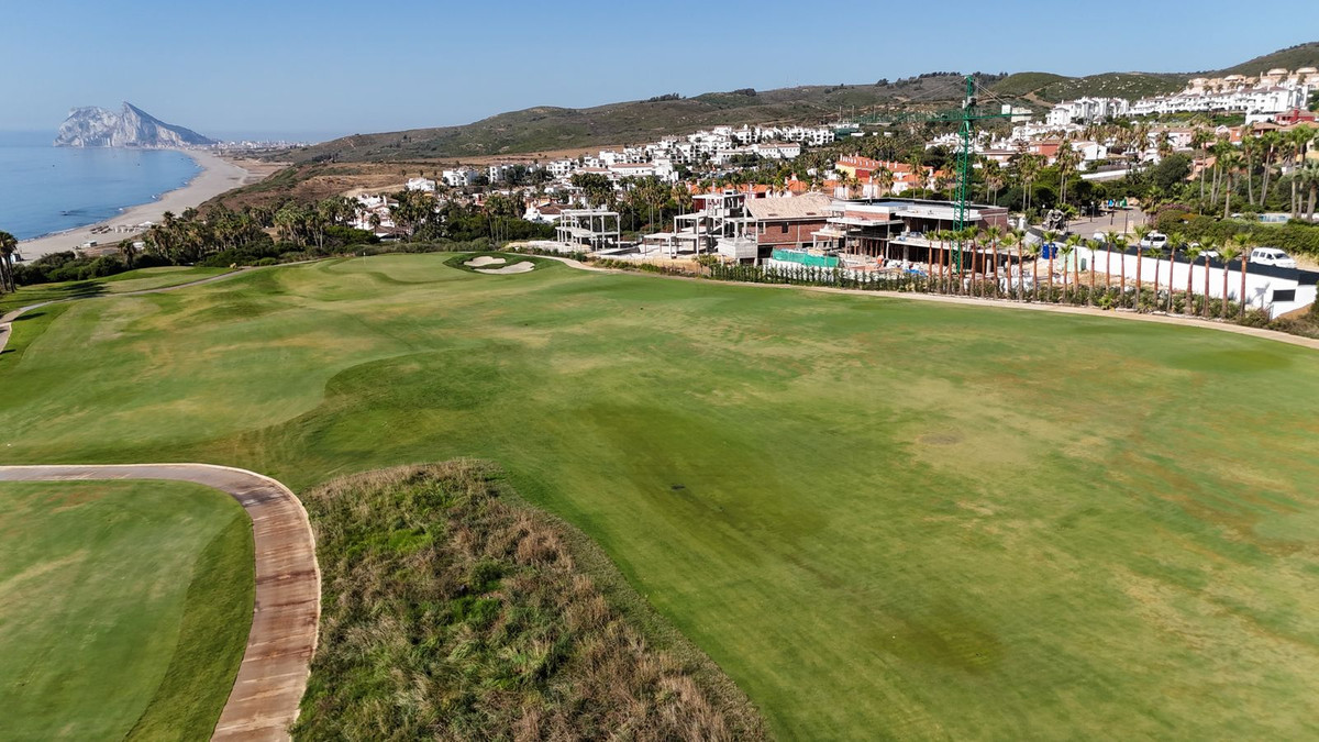 Se vende Villa - Chalet de 6 dormitorios en Costa Del Sol, Cadiz, España