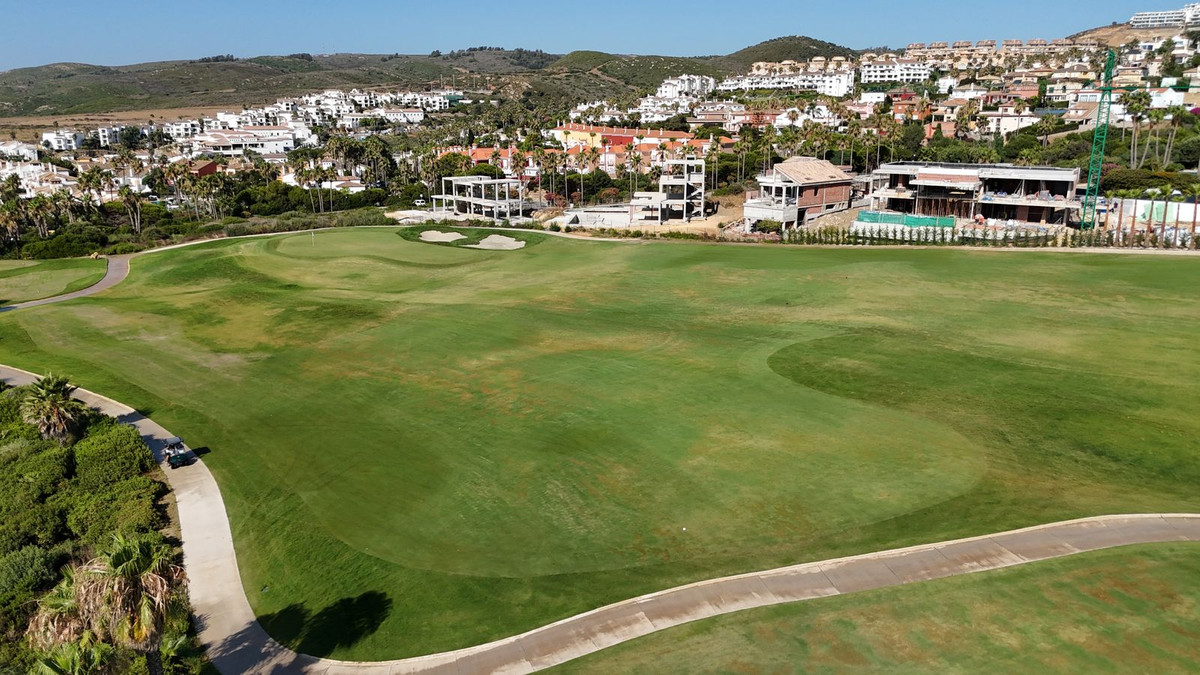 Se vende Villa - Chalet de 6 dormitorios en Costa Del Sol, Cadiz, España