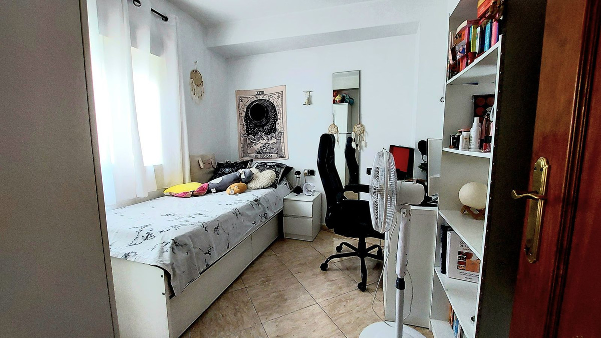 3 Bed Apartment for sale in Fuengirola Costa Del Sol, Málaga, Spain
