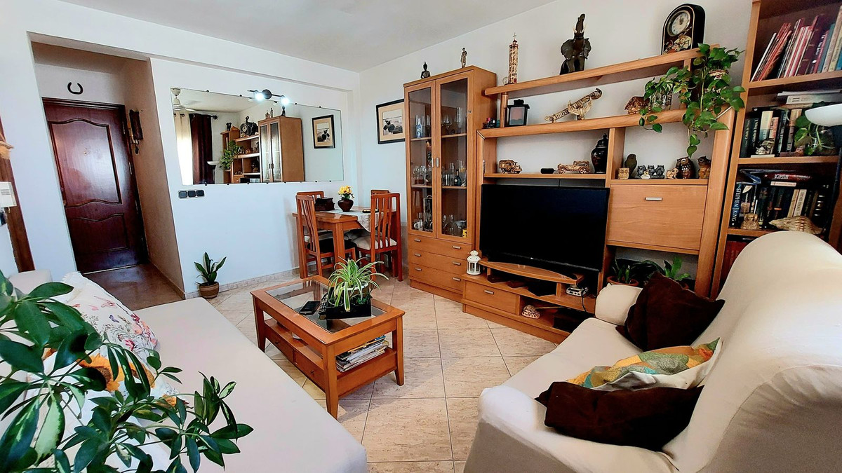 3 Bed Apartment for sale in Fuengirola Costa Del Sol, Málaga, Spain