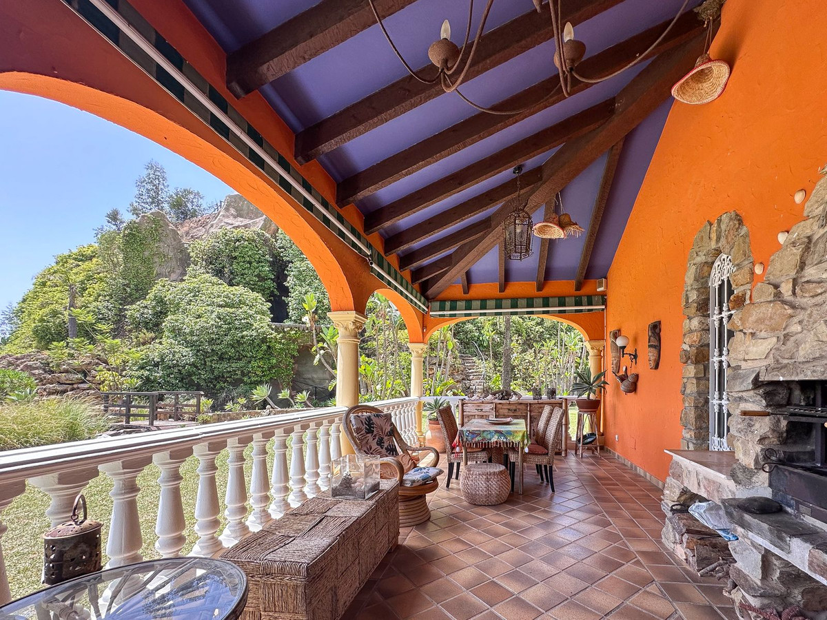 Se vende Villa - Chalet de 9 dormitorios en Costa Del Sol, Málaga, España