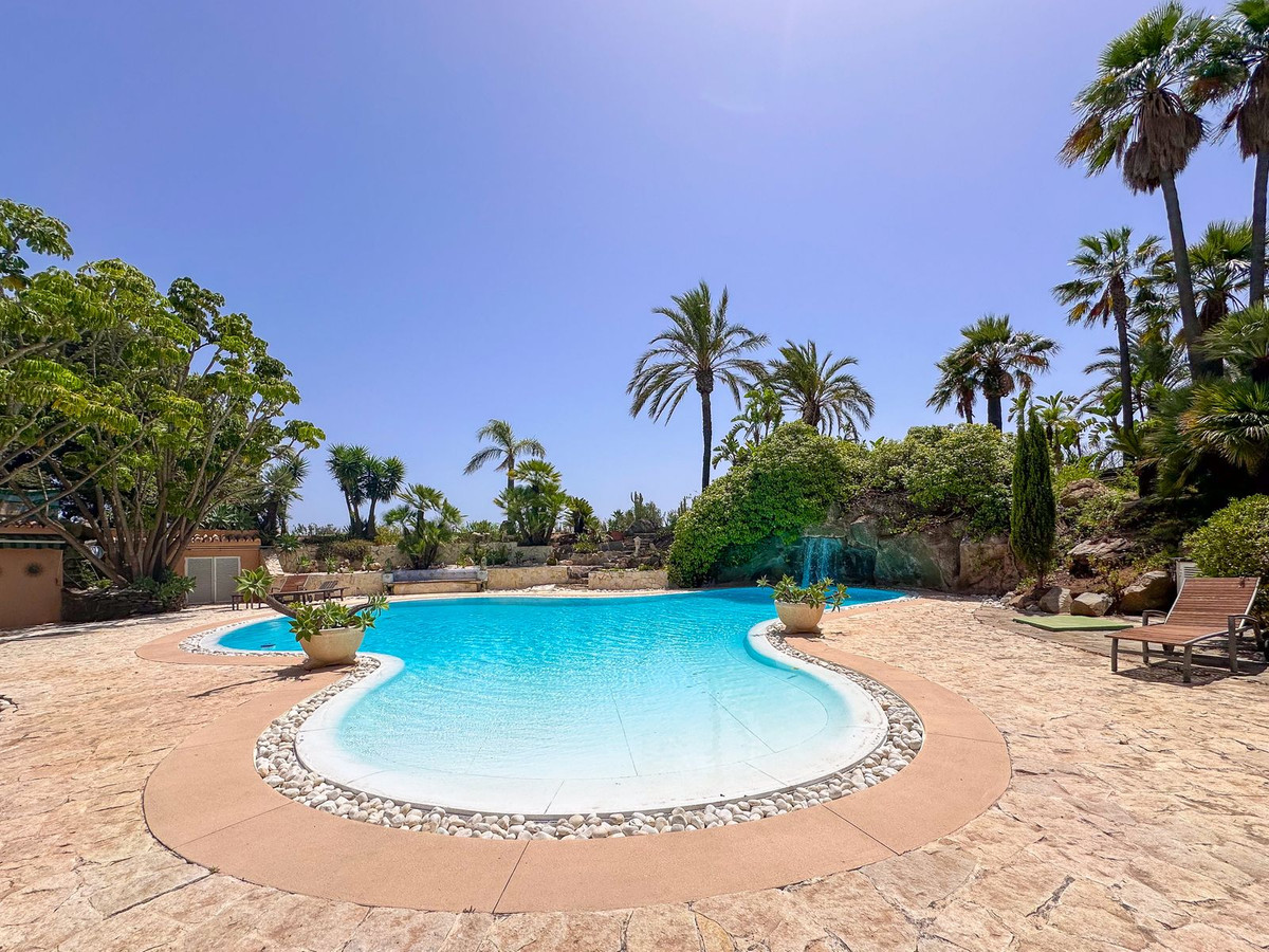 Se vende Villa - Chalet de 9 dormitorios en Costa Del Sol, Málaga, España