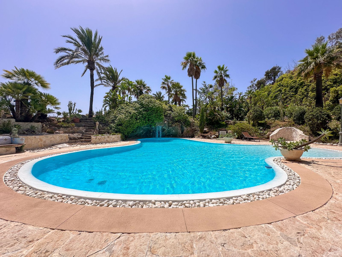 Se vende Villa - Chalet de 9 dormitorios en Costa Del Sol, Málaga, España