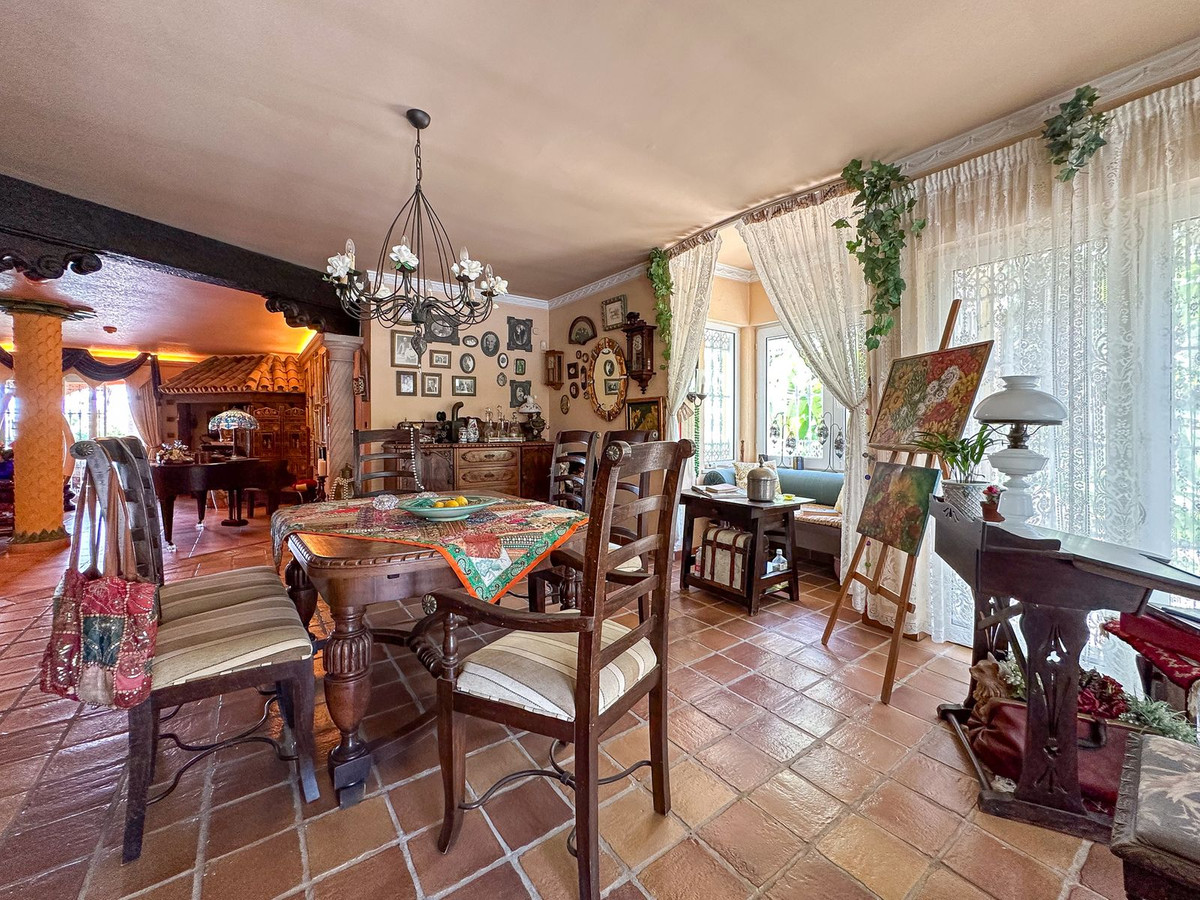 Se vende Villa - Chalet de 9 dormitorios en Costa Del Sol, Málaga, España