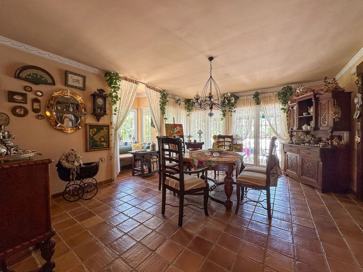 Se vende Villa - Chalet de 9 dormitorios en Costa Del Sol, Málaga, España