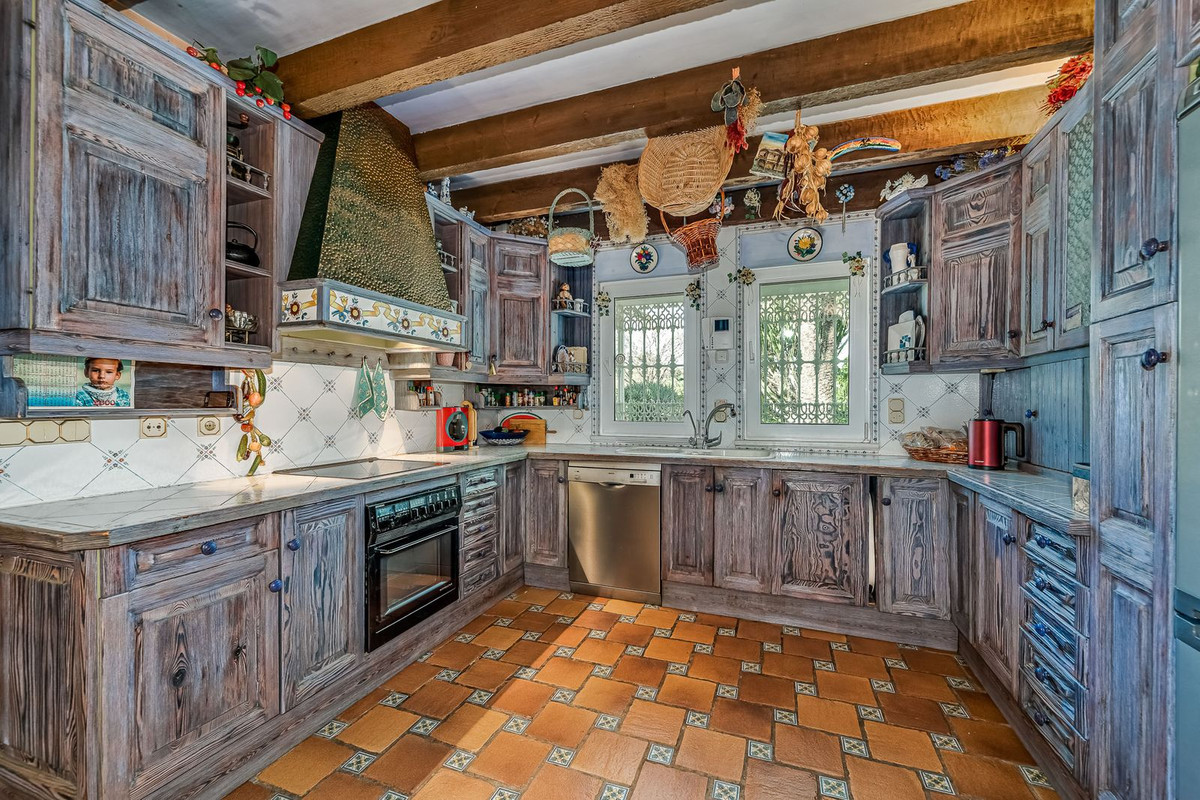 Se vende Villa - Chalet de 9 dormitorios en Costa Del Sol, Málaga, España