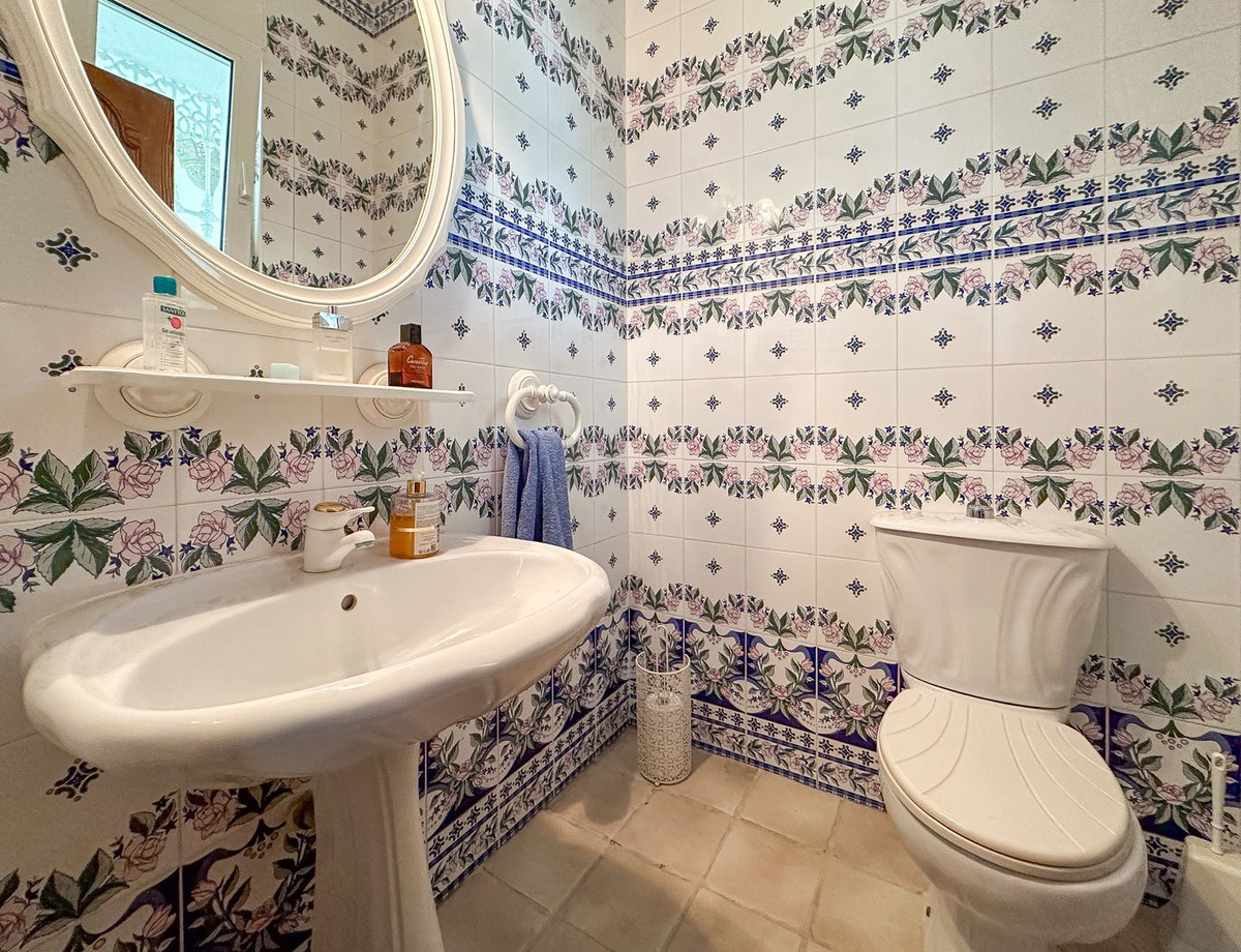 Se vende Villa - Chalet de 9 dormitorios en Costa Del Sol, Málaga, España