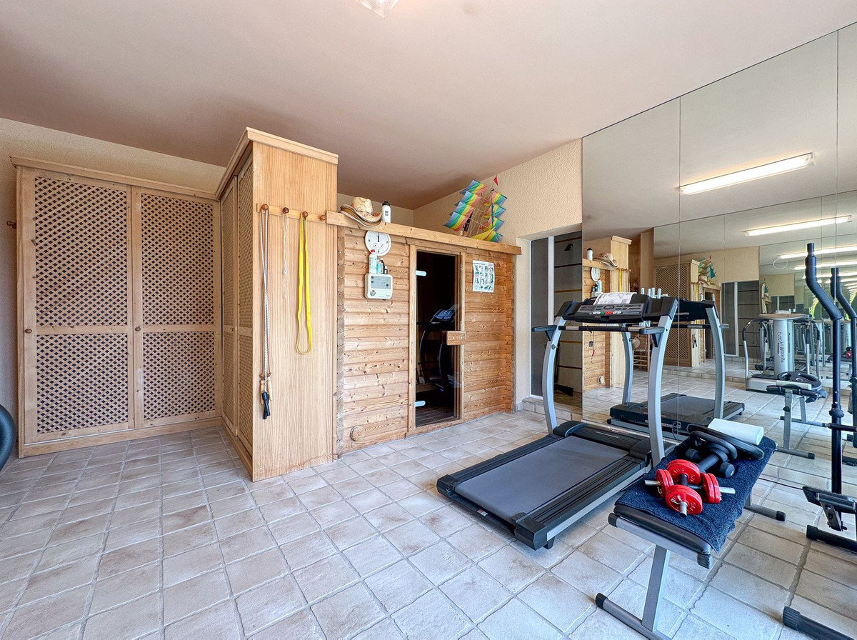 Se vende Villa - Chalet de 9 dormitorios en Costa Del Sol, Málaga, España