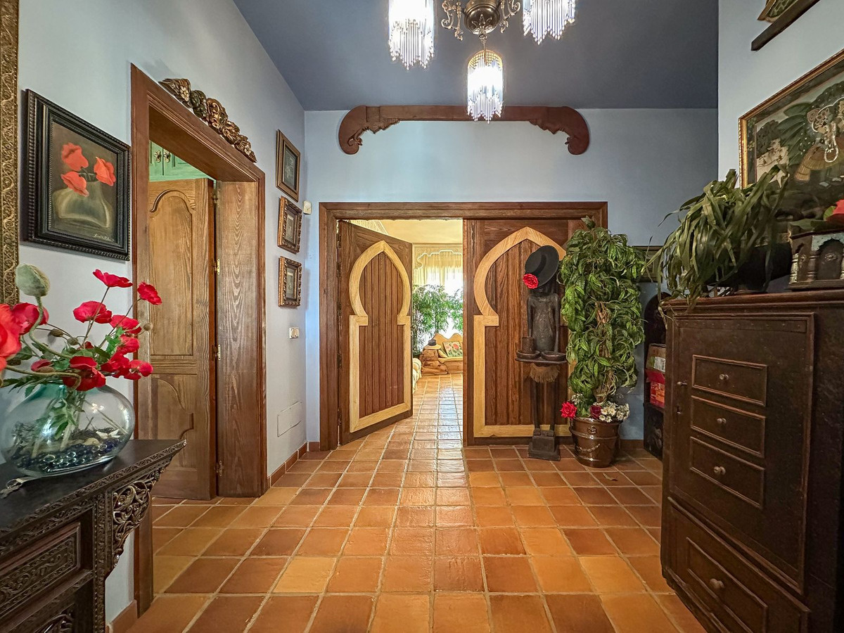 Se vende Villa - Chalet de 9 dormitorios en Costa Del Sol, Málaga, España