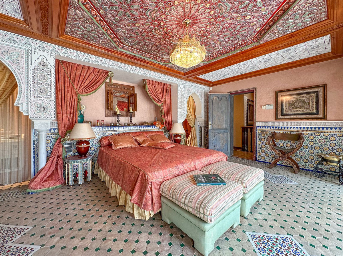 Se vende Villa - Chalet de 9 dormitorios en Costa Del Sol, Málaga, España