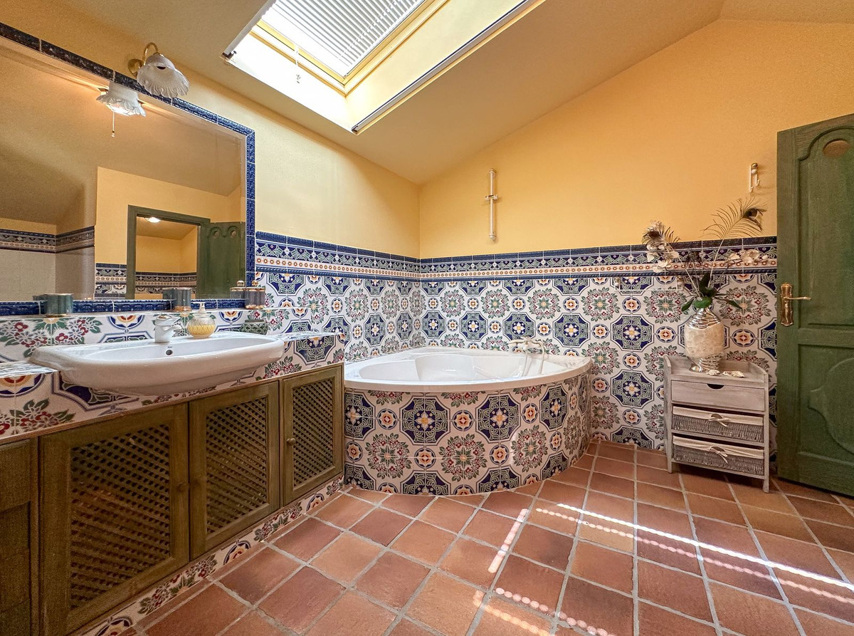Se vende Villa - Chalet de 9 dormitorios en Costa Del Sol, Málaga, España