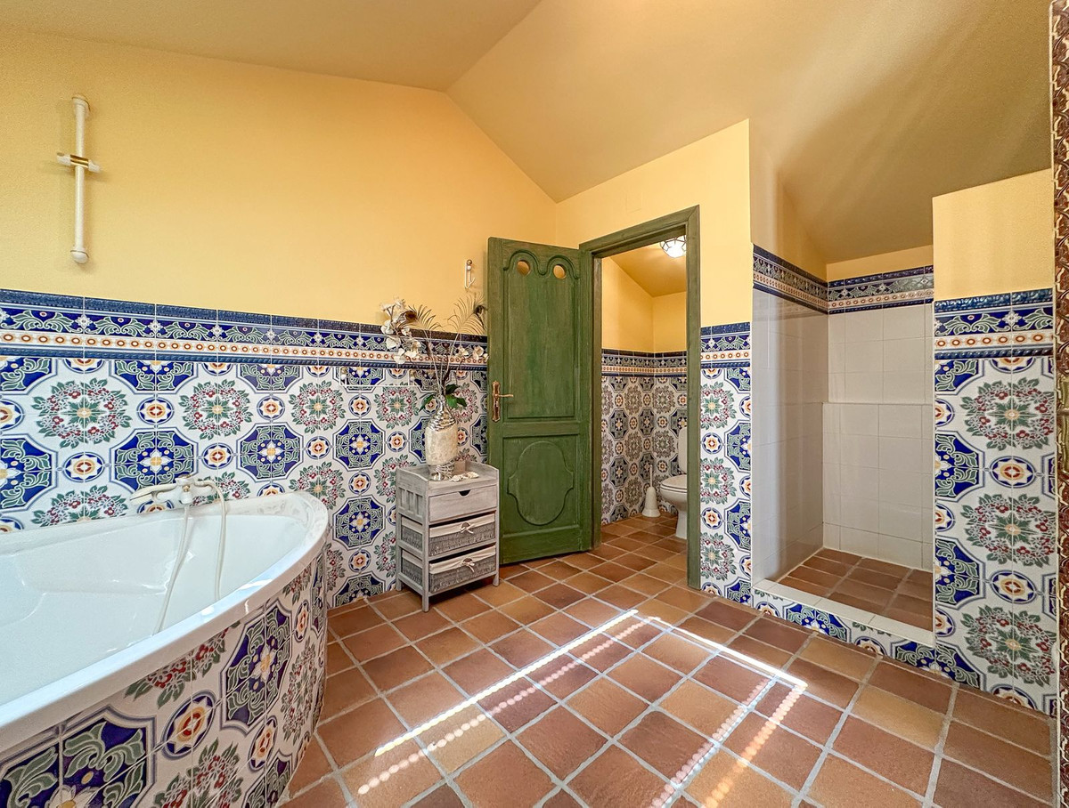 Se vende Villa - Chalet de 9 dormitorios en Costa Del Sol, Málaga, España