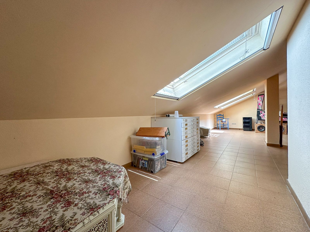 Se vende Villa - Chalet de 9 dormitorios en Costa Del Sol, Málaga, España