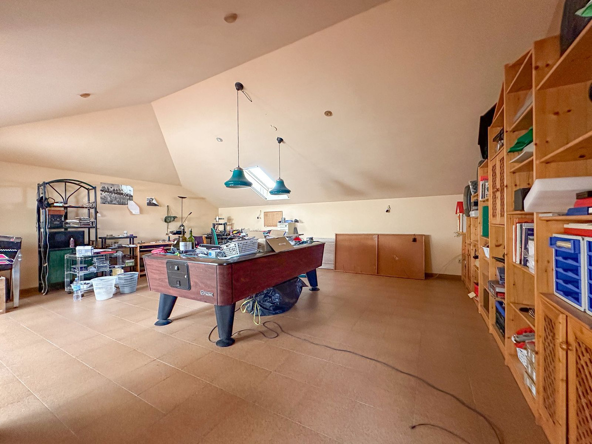 Se vende Villa - Chalet de 9 dormitorios en Costa Del Sol, Málaga, España