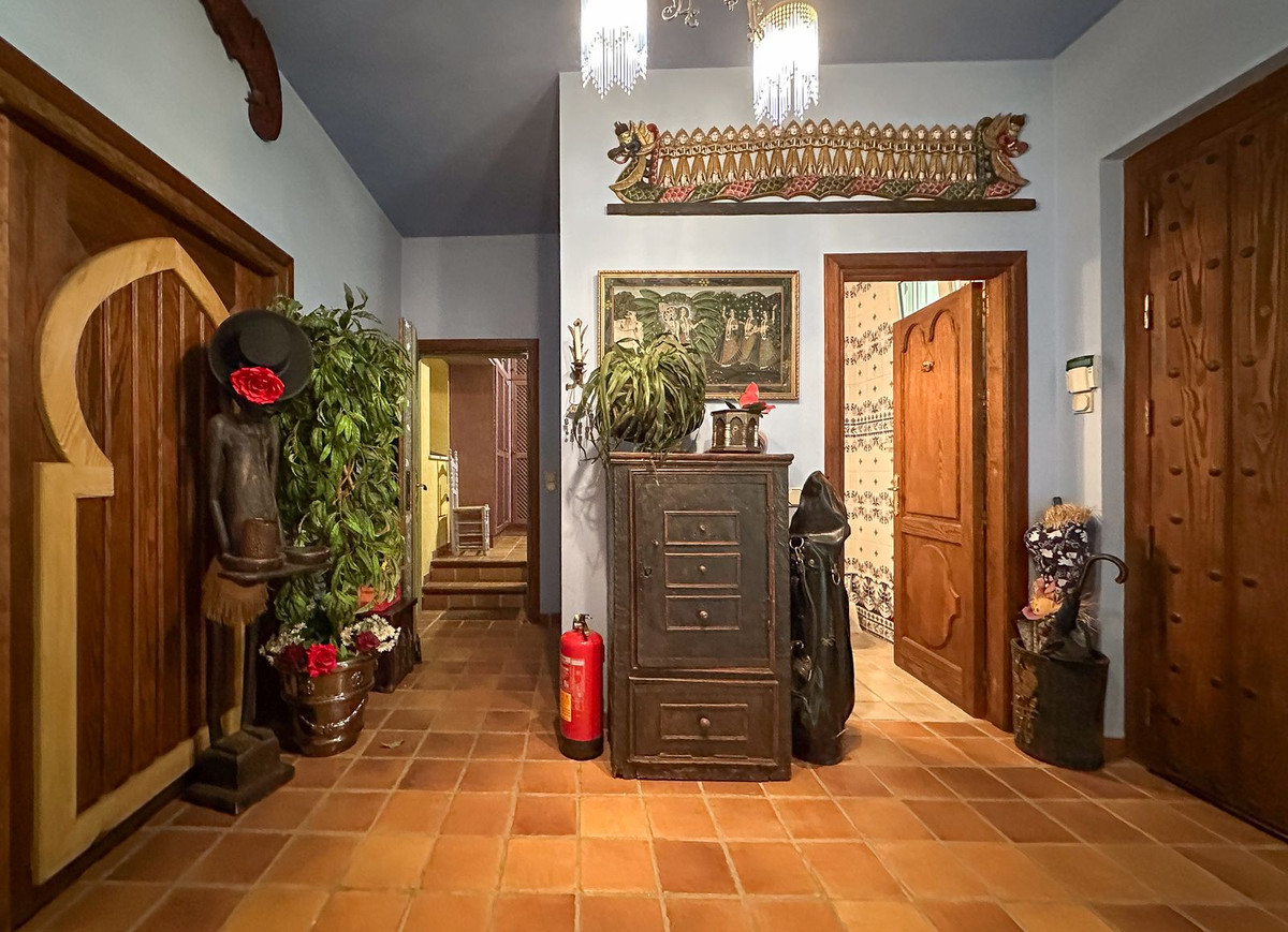 Se vende Villa - Chalet de 9 dormitorios en Costa Del Sol, Málaga, España
