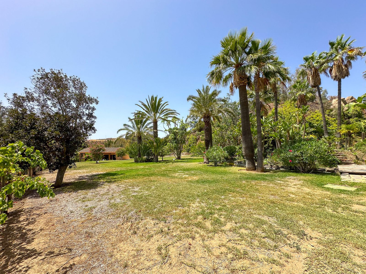 Se vende Villa - Chalet de 9 dormitorios en Costa Del Sol, Málaga, España