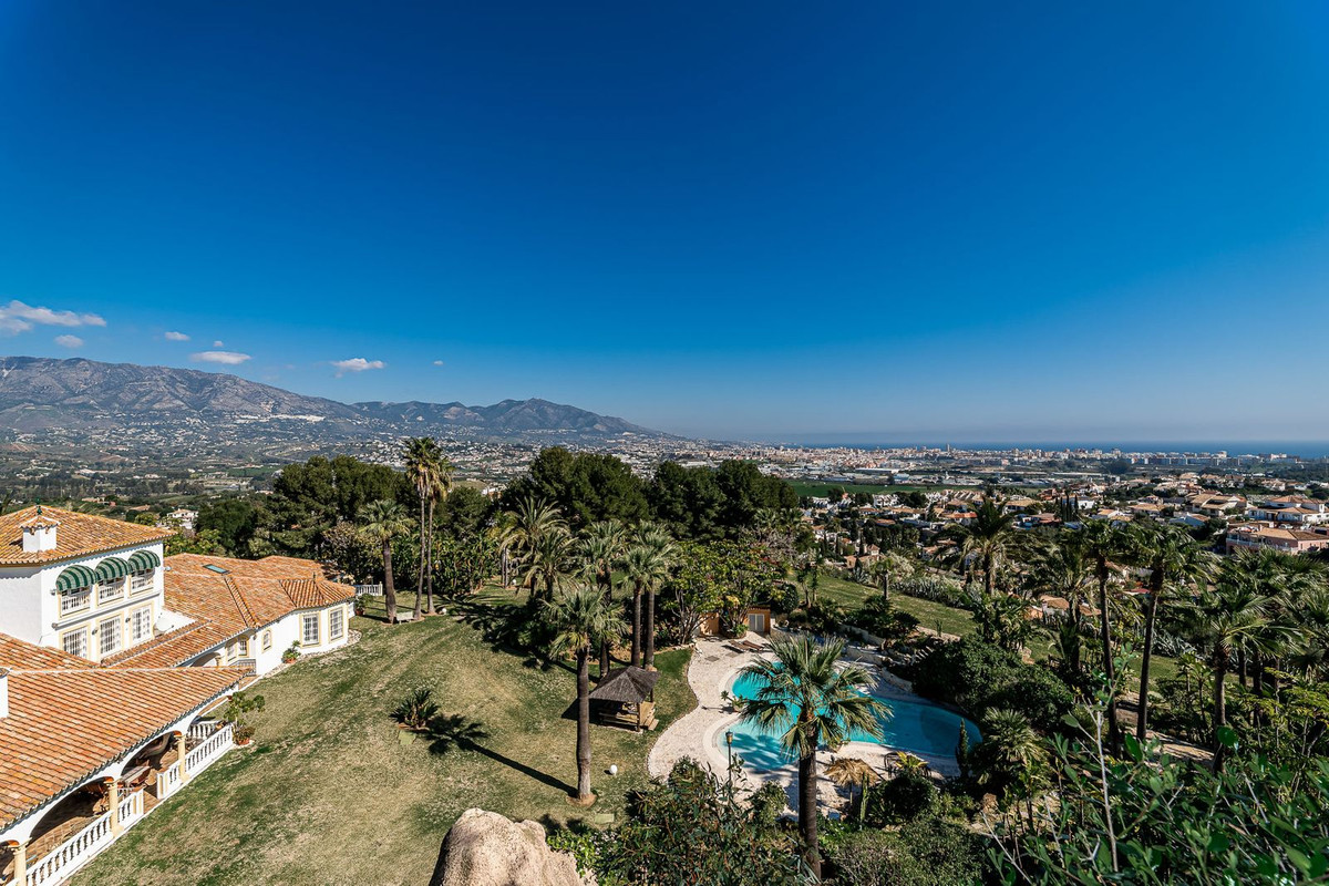 Se vende Villa - Chalet de 9 dormitorios en Costa Del Sol, Málaga, España