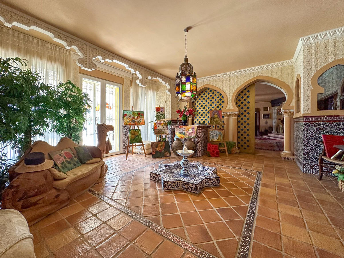 Se vende Villa - Chalet de 9 dormitorios en Costa Del Sol, Málaga, España