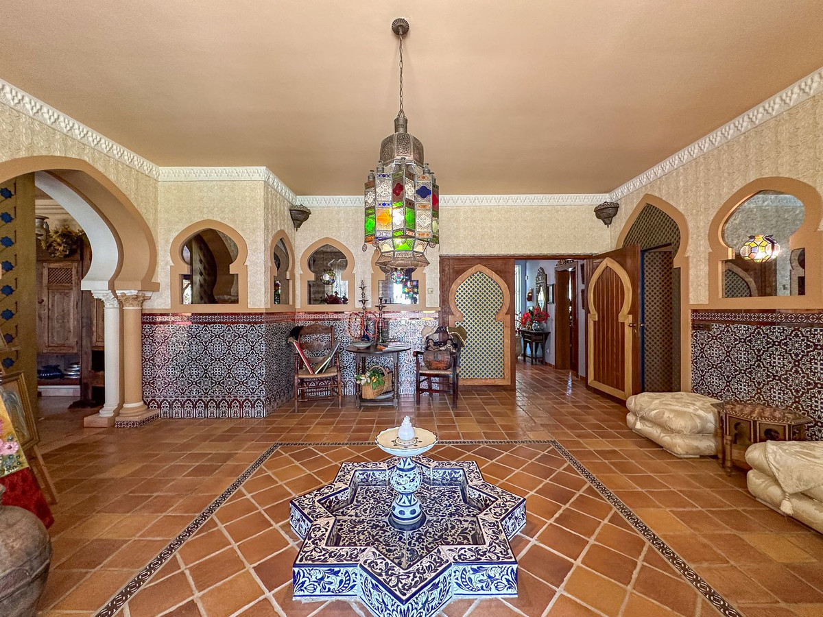 Se vende Villa - Chalet de 9 dormitorios en Costa Del Sol, Málaga, España