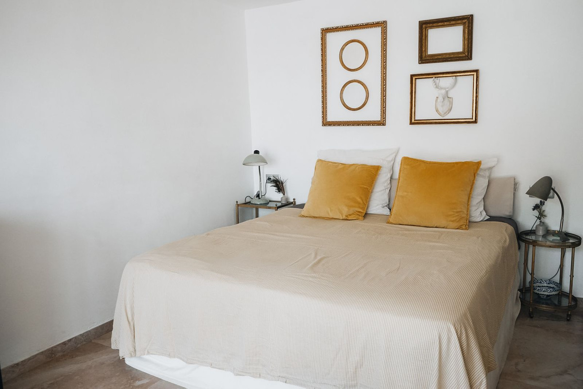 10 Bed Commercial unit for sale in Alhaurín El Grande Costa Del Sol, Málaga, Spain