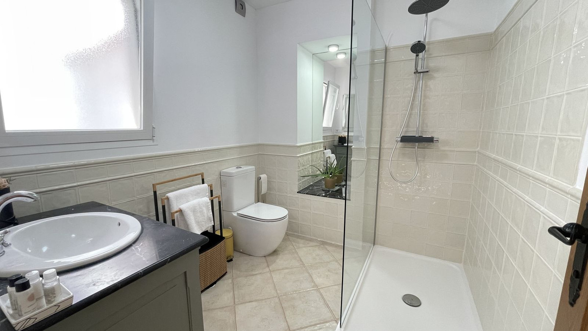 5 Bed Townhouse for sale in Alhaurín El Grande Costa Del Sol, Málaga, Spain