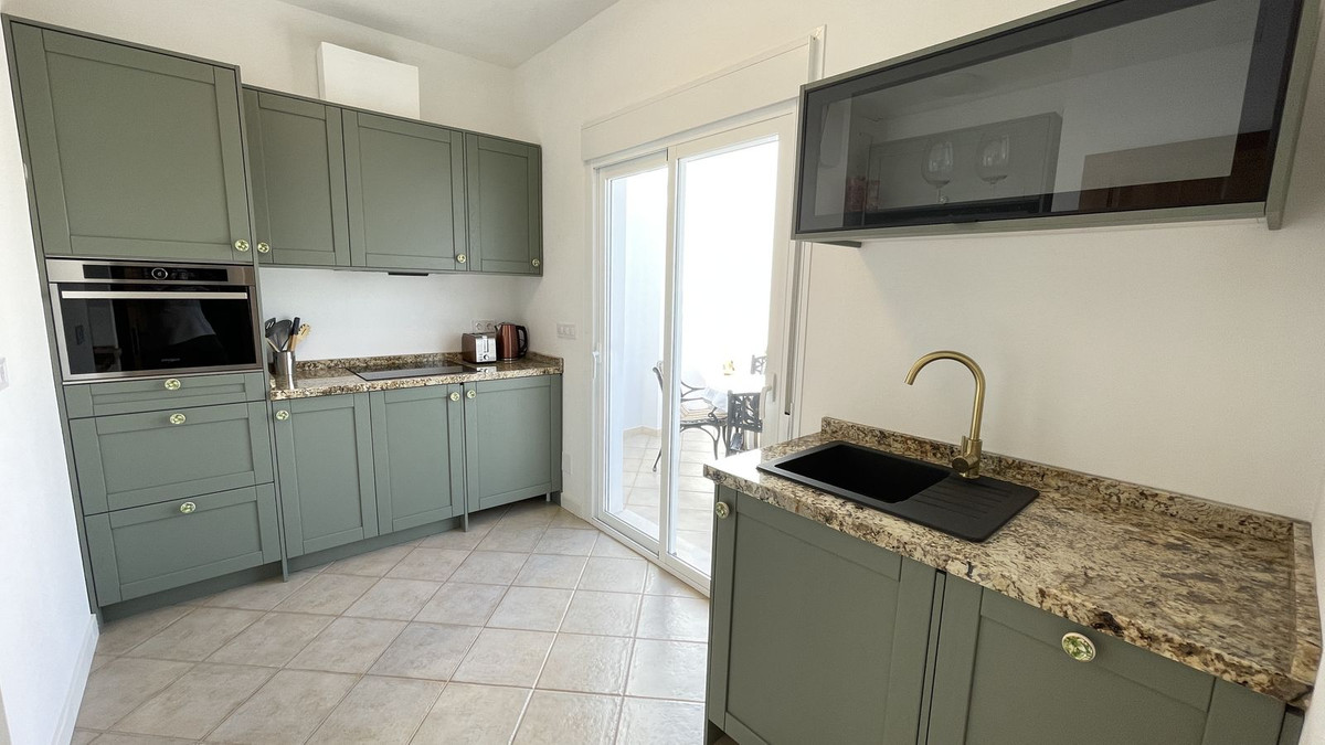 5 Bed Townhouse for sale in Alhaurín El Grande Costa Del Sol, Málaga, Spain