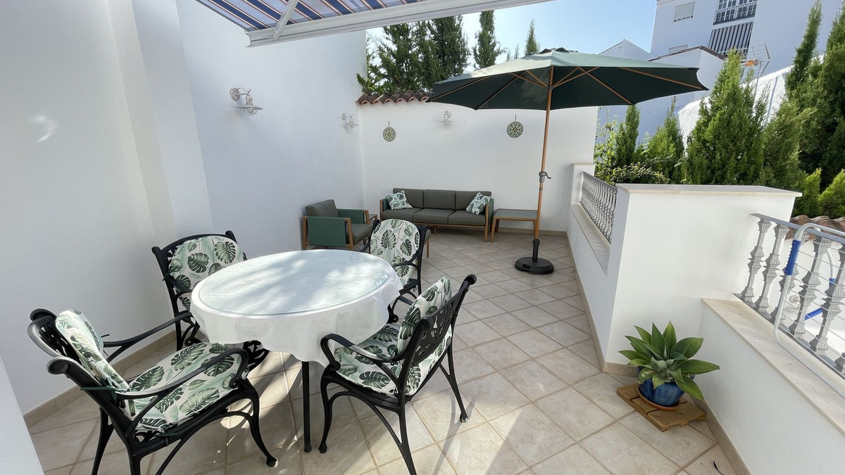 5 Bed Townhouse for sale in Alhaurín El Grande Costa Del Sol, Málaga, Spain