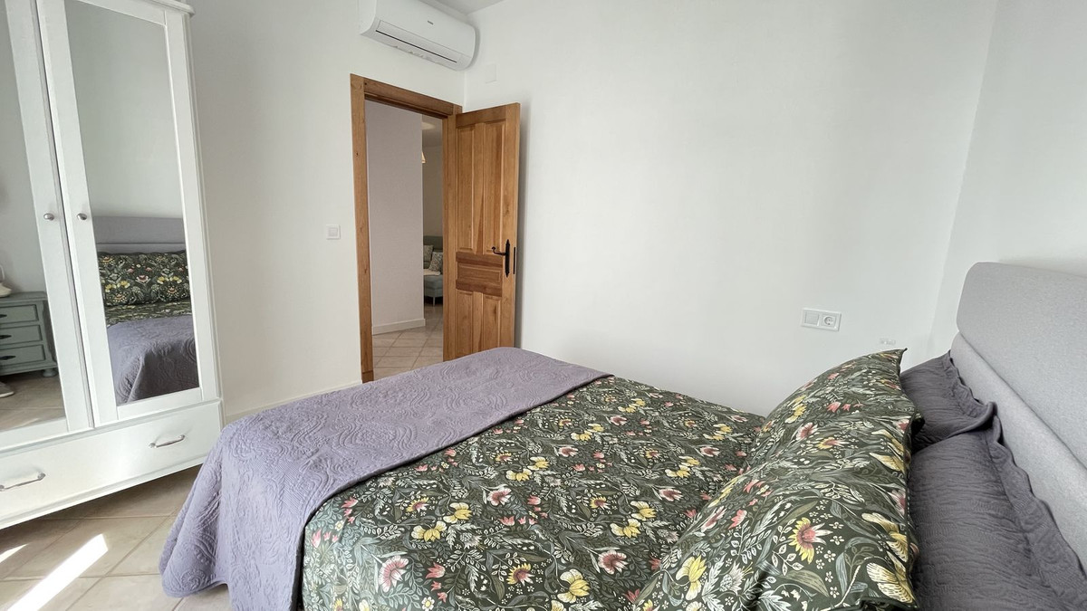 5 Bed Townhouse for sale in Alhaurín El Grande Costa Del Sol, Málaga, Spain