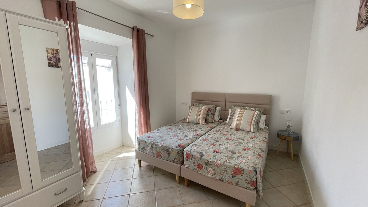 5 Bed Townhouse for sale in Alhaurín El Grande Costa Del Sol, Málaga, Spain