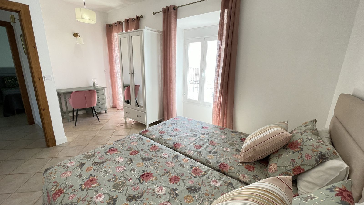 5 Bed Townhouse for sale in Alhaurín El Grande Costa Del Sol, Málaga, Spain