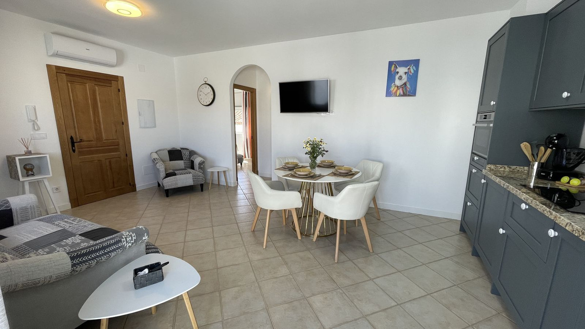 5 Bed Townhouse for sale in Alhaurín El Grande Costa Del Sol, Málaga, Spain
